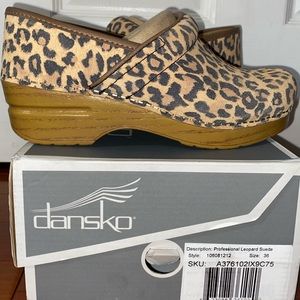 Brand new never worn dansko clogs